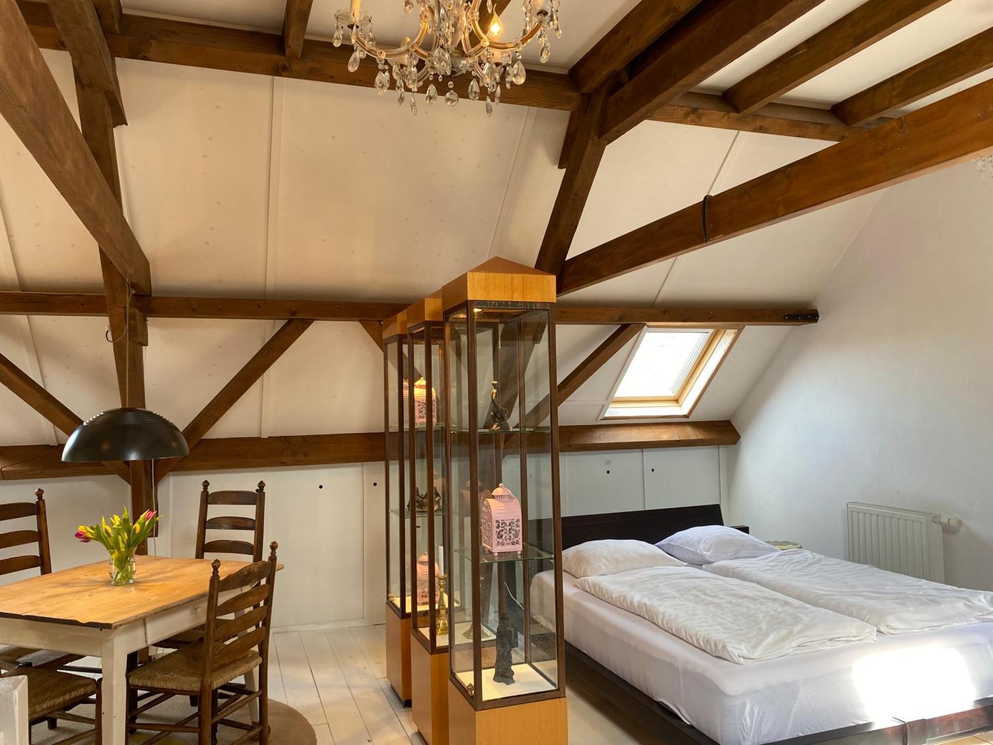 Vakantie Appartement Goedereede Let Op De Badkamer Moet Met Andere Gasten Gedeeld Worden Экстерьер фото